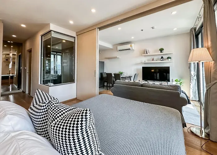 Апартаменты Upscale Skyview 1br - Ultra Fast Wifi - Chitlom